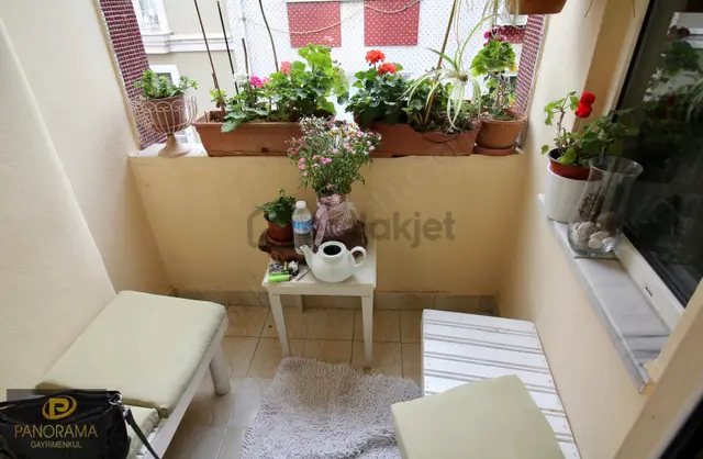 Çarşı İçinde, 3+1 Ara Katta Çift Balkonlu Satılık Daire K.uygun 3