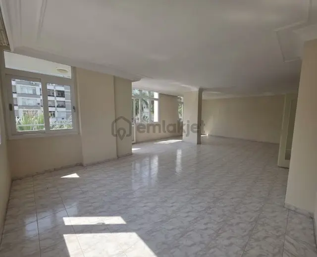 İz'den Baraj Yolu Yürüme Mesafesinde Emsalsiz 5+1 Xl Oturum Fırsatı 3