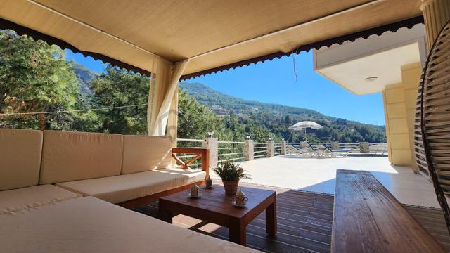 Alanya Tepede 4+1 İki Katlı Ozel Sauna 330 M2 Satılık Villa 4