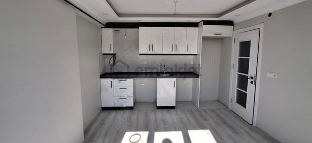 Re/max’tan Mahmutbey Cad. Satılık 1+1 Sıfır Aydınlık Ara Kat Re/max’tan Mahmutbey Cad. Satılık 1+1 Sıfır Aydınlık Ara Kat