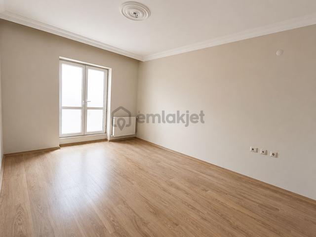 Bostanbaşında Satılık 3+1 Ara Kat Uygun Daire 4