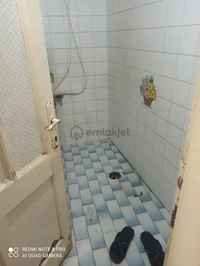 Turgutlu 7 Eylül Mahallesinde Komple Satılık Üç Katlı Bina 3