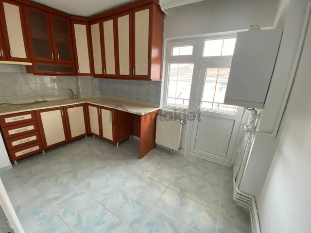Koza Emlak'tan Selçuklu Mahalesinde Katta Bağımsız Çift Balkonlu ''80me Depolu'' Satılık Dairee 4