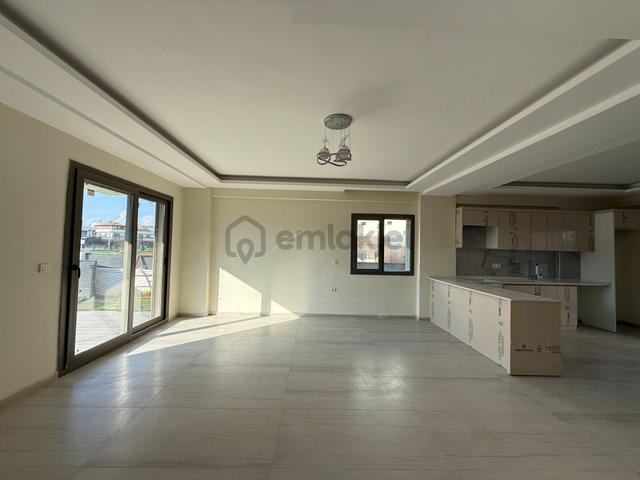 Seferihisar Tepecik Mahallesi’nde Bahçeli • Verandalı • Yerden Isıtmalı Sıfır Kiralık Geniş Villa 2