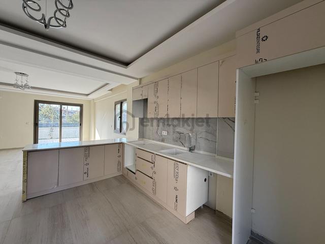 Seferihisar Tepecik Mahallesi’nde Bahçeli • Verandalı • Yerden Isıtmalı Sıfır Kiralık Geniş Villa 5