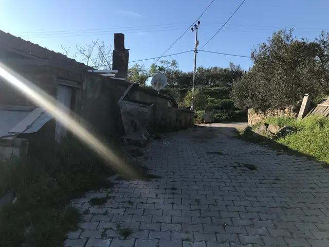 Uçardan Kumgedik'te Satılık Bahçeli Köy Evi 3