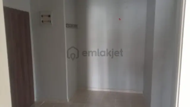 Damla Emlaktan İşhan Tokide Kiralık 3+1 Daire 3