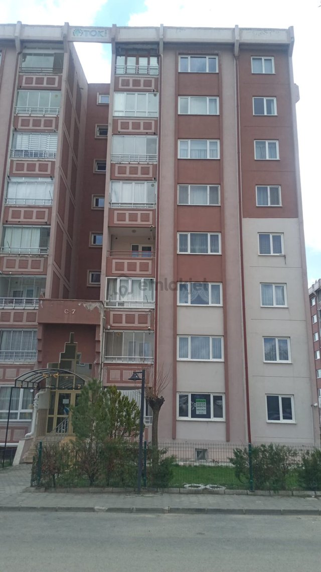 Damla Emlaktan İşhan Tokide Kiralık 3+1 Daire Damla Emlaktan İşhan Tokide Kiralık 3+1 Daire