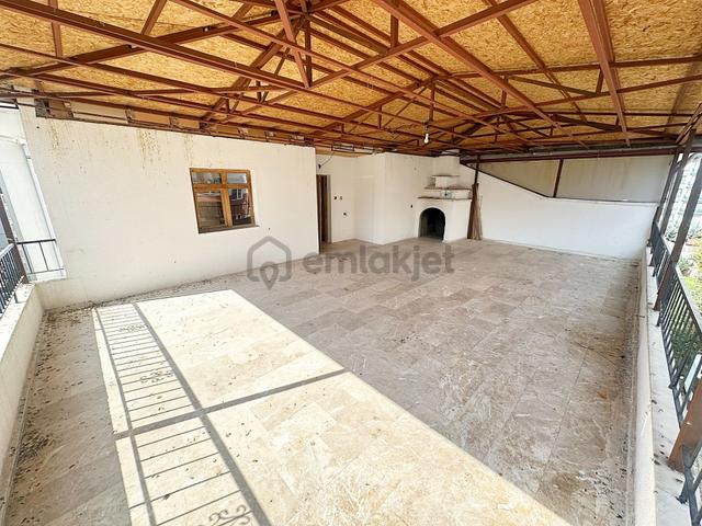 Cihandan Barıştepe Mah Erolkaya Cad Paralel Kapalı Teras 5+1 3