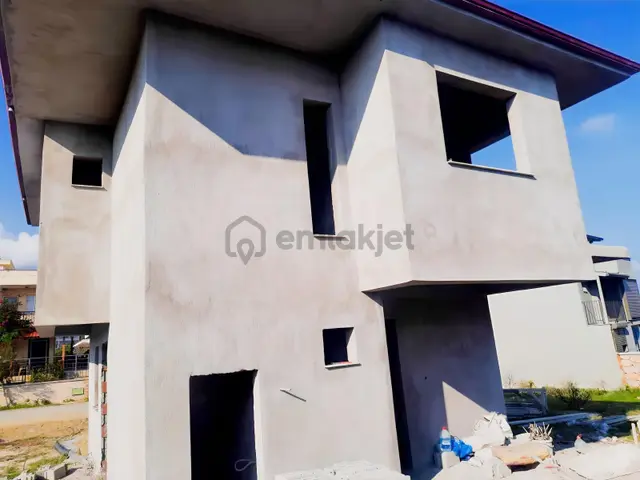 Karaburun Mordoğanda Kabası Tamamlanmış Satılık Müstakil Villa 2