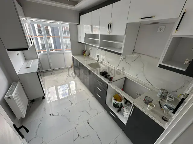 Akşemsettin Mah'de 3+1 Full Yapılı Merkezi Konumda Ön Cephe Daire ! 3
