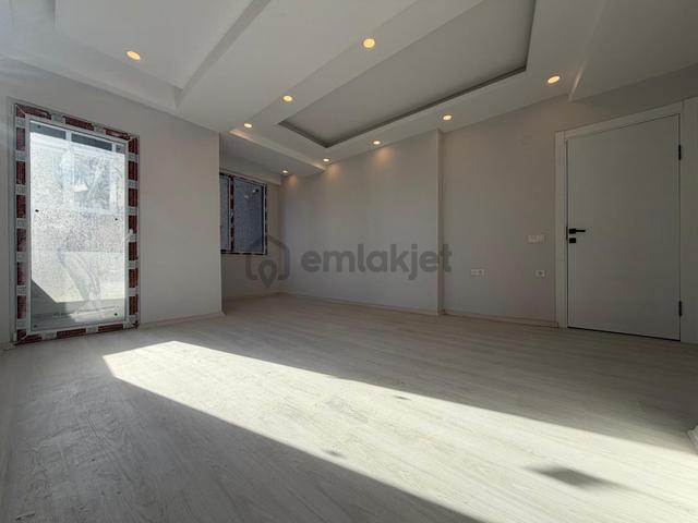 İstanbul House'dan B.evler'de Sıfır Binada 2+1 Ön Cephe Ara Kat 3