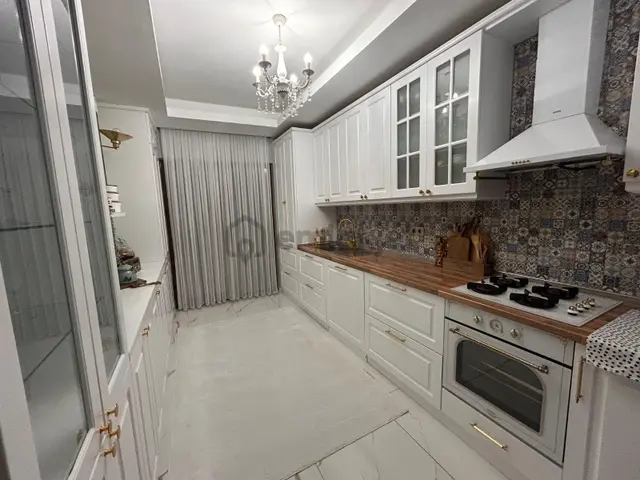 Es-astan Saraycıkta Lüks Yapılı Geniş M2'li Satılık Daire