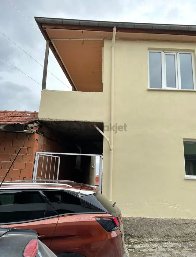 Nehirden Satılık Akhanda 2 Katlı Müstakil Ev 3