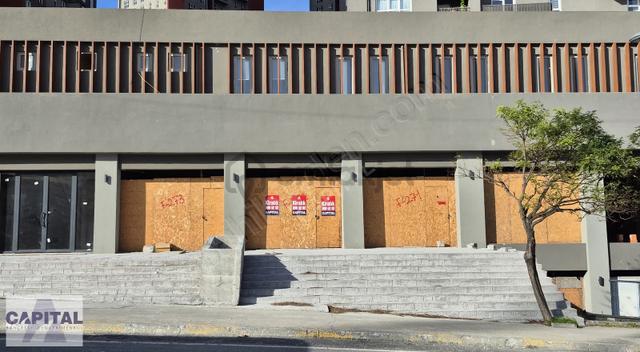 Ödül İstanbul Sitesi Bulvar Üzeri 2 Katlı Satılık Dükkan 1