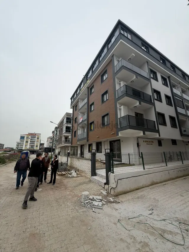 Yerden Isıtmalı Lüx 1+1 Ara Kat Merkezi Konum Önü Açık Yerden Isıtmalı Lüx 1+1 Ara Kat Merkezi Konum Önü Açık