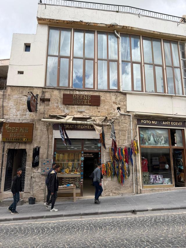 Umut Emlak'tan 1.cadde Üzeri Satılık 5 Odalı Tarihi Konak(otel) Umut Emlak'tan 1.cadde Üzeri Satılık 5 Odalı Tarihi Konak(otel)