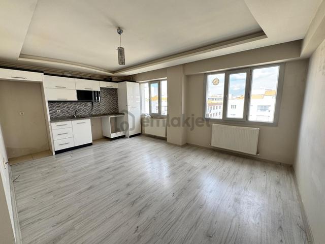 Zeki Emlak'tan Muradiye Mh. İstasyon Civ. 3+1 Kiralık Dubleks D. 3
