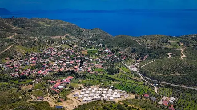 Cennet Gibi Bir Doğaya Ve Denıze Sahip Havuzlu Sitede 2+1 Daire 3