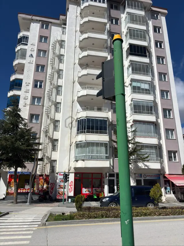 Güngör Emlaktan Agah Sitesinde 4+1 Satılık Daire 2