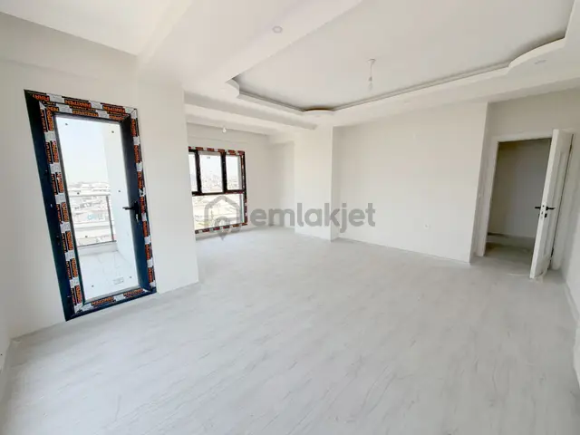 Menemen Ulukent'te Havuzlu Sitede Satılık 3+1 Daire 2