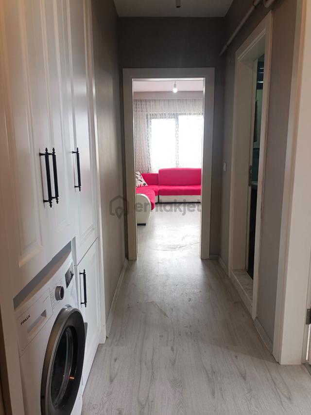 Cumhuriyet Mahallesi'nde Eşyalı Kiralık 1+1 Site Dairesi 5