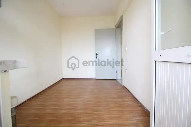 Belediye Konutları Adliye Yanı Satılık 3+1 Ara Kat Ferah Daire 3