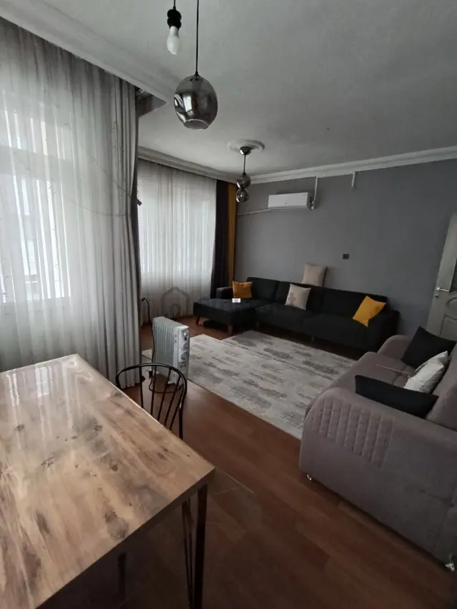 Gülverende Üniversiteye Yakın Yenilenmiş Satılık 2+1 | 85 M² 3