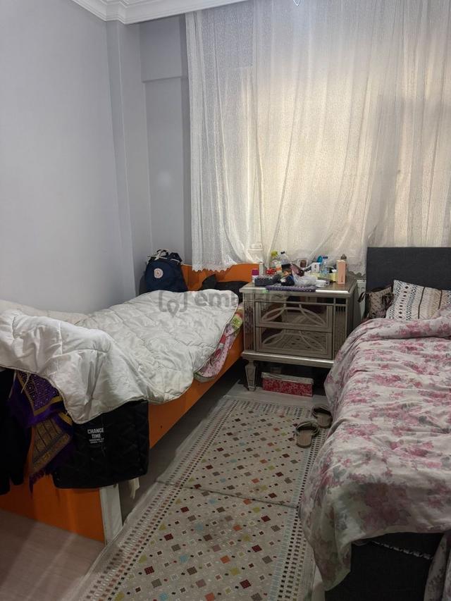 Şeker Emlak'tan Güzel Konumda Yürüyüş Yolunun Dibinde Bahçe Katı 5