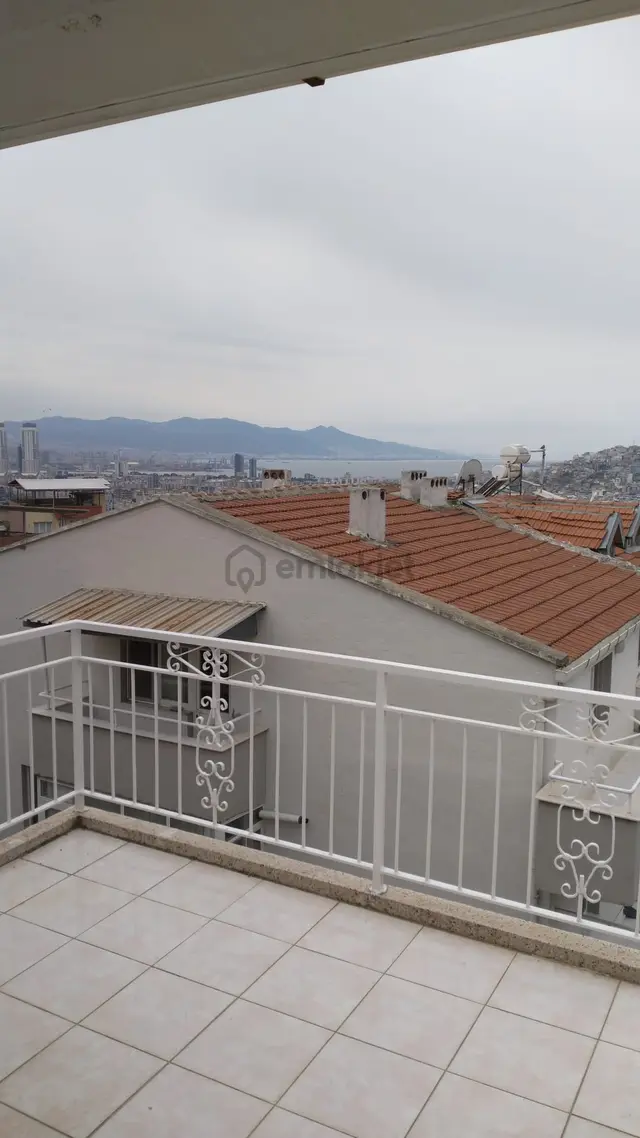 Bornova Atatürk Mah. 2+1 Kiralık İçi Yapılı Daire 2
