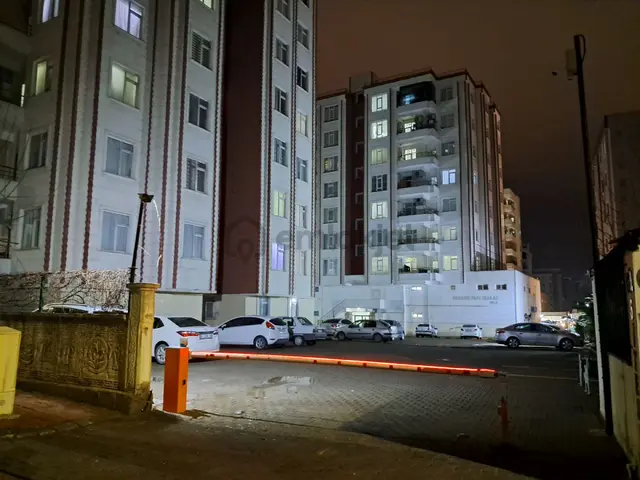 Bulvar Üzeri Nezih Site İçi 1