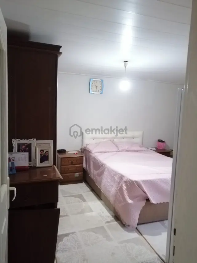 Acil Konak Ulubatlı Mahde 145m2 Arsa İçerisinde Müstakil 2+1 Ev 3