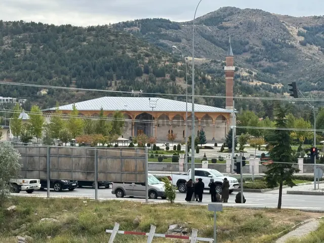 Afyon Uydukent Paşa Cami Karşısı Kiralık 4+1, Lüks Daire 3