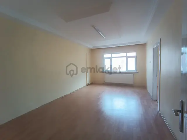 Sincan Malazgirt Mahallesinde 3+1 Kiralık Geniş Daire 3