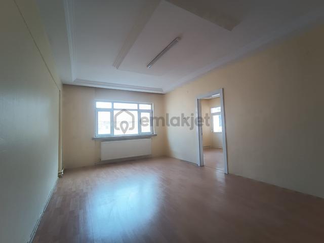 Sincan Malazgirt Mahallesinde 3+1 Kiralık Geniş Daire 4