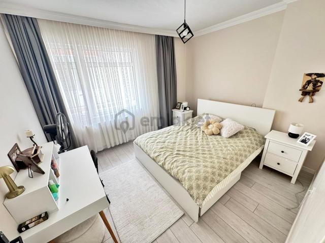 Aşağı Eğlence Mah. Giresun Cad. Paraleli Mendil Sokak'ta 2.kat Lüx Yapılı 3+1 Çift Balkon Güney Cep. 2