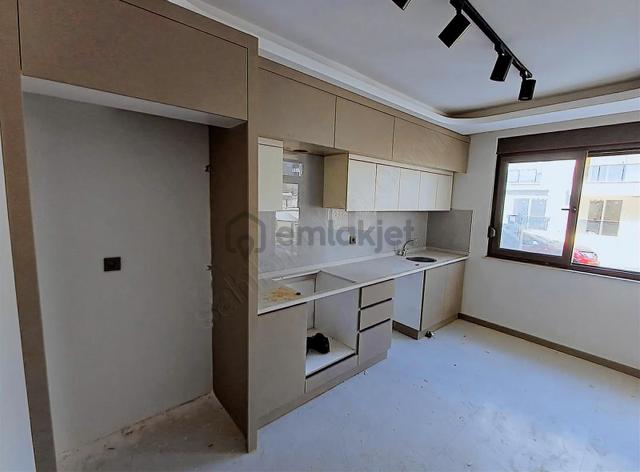 Erenköy Mah Yüksek Giriş Geniş 2+1 Satılık Daire 4