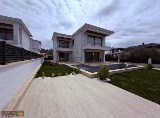 Terzioğlu'ndan Gürede 400 M2 Arsa Üzerinde 3+1 Deluxe Villa 5