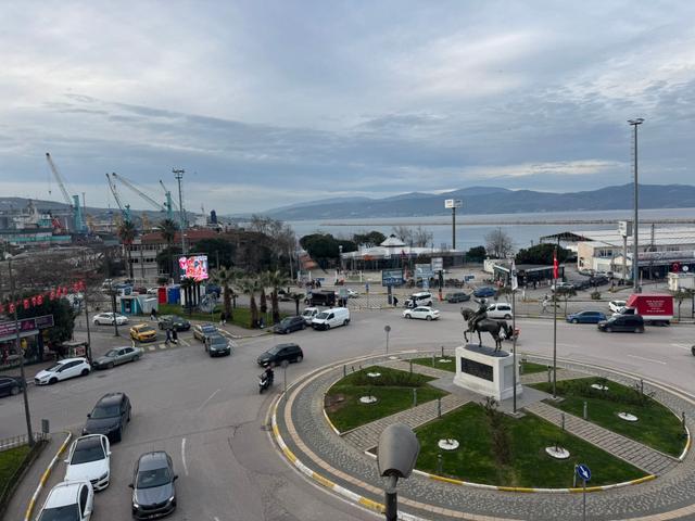 Bandırma Mavi Emlaktan İşlek Ana Cadde Üzerinde Satılık Ofis 5