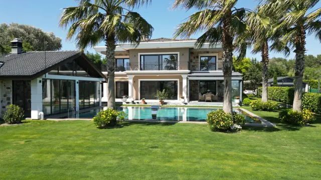 Urla'da 3.202 M² Arazide, Havuzlu Ultra Lüks Villa & Özel Yaşam 2