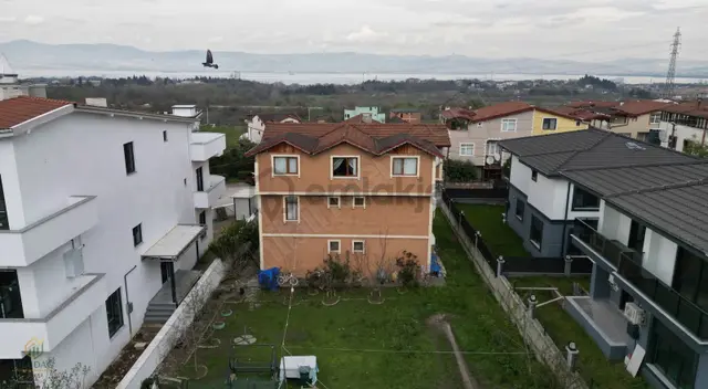 Başiskelede 650 M² Arsada 3 Daireli Müstakil Bina 3