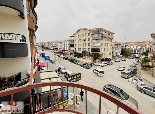Tutal Cadde Üzerinde Ön Cephe Ara Katta 3+1 Daire 5