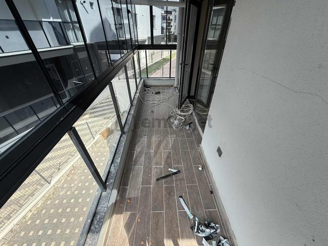 Alaçatı'dan/cam Balkon/kat Konumunda/sıfır Eşyalı/ultra Lüx 1+1 2