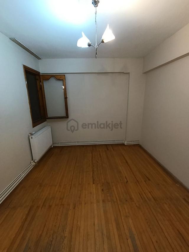 Efendi Mahallesinde 127 M² 3+1 Doğalgazlı Fırsat Daire 4