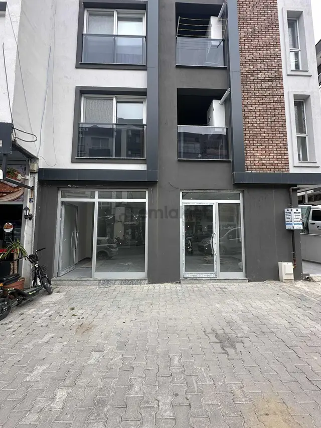 Ana Yol Üzeri İşlek Cadde'de Kiralık Sıfır Dükkan 2