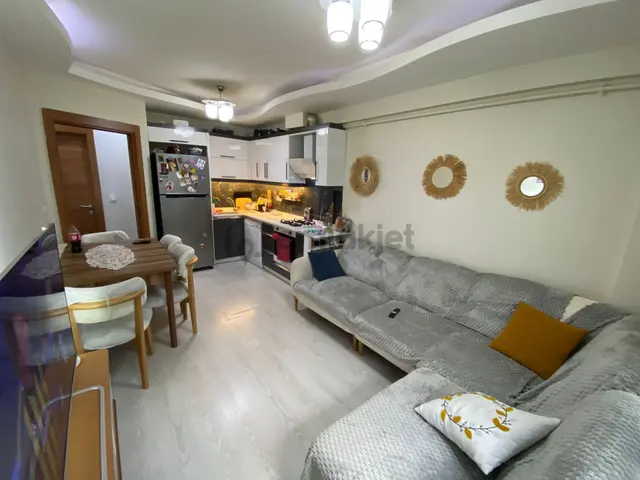 Acill Buca Y.kemer Meydan Yakını Dicle Mah.de 2+1 70m2 A.mutfak D.gazlı Satılık Daire 2