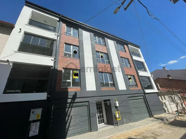 3+1-128 M2-asansörlü-lüks Daire-araç Takasına Uygun 3