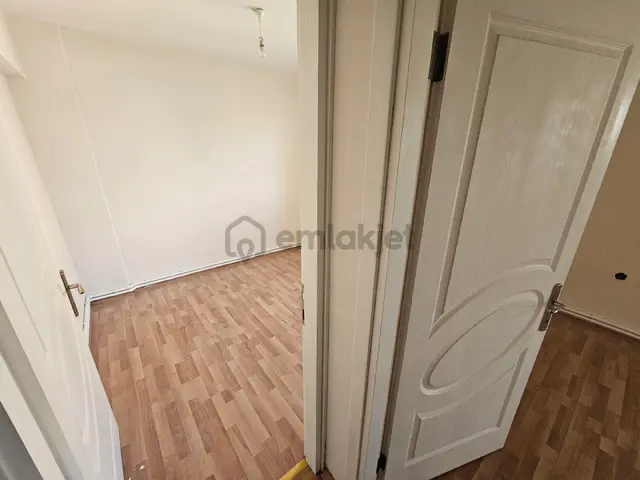 Yedigöller Merkez'de Cadde Üstü Temiz,doğalgaz'lı 2+1 Daire 3