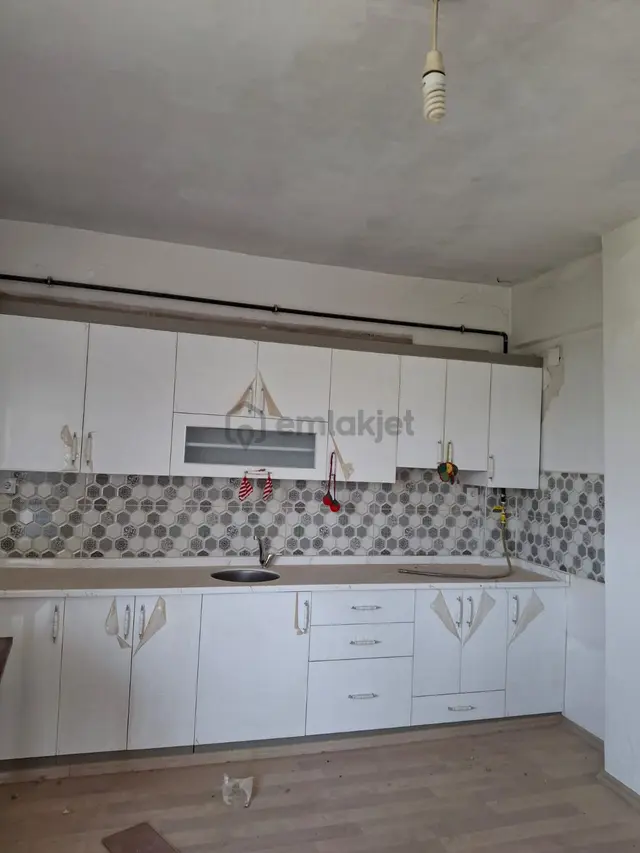 Tokat Niksar'da Adalet Gold Group Emlak'tan Bahçeli Evler Mahallesinde 3+1 Kiralık Daire 4