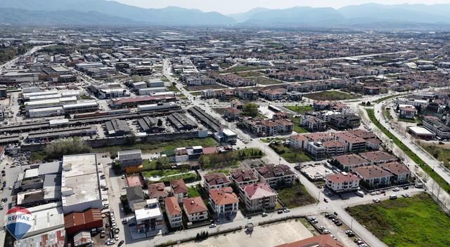 Re/max Mavi'den Erenler'de Sanayinin Merkezinde Satılık Dükkan 2
